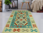 Sangat Dell Ivory/Lt. Green Rug, 4'9" x 6'5"